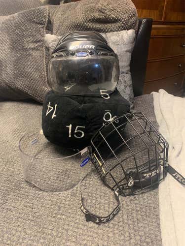 Black Used Medium Bauer 2100 Helmet