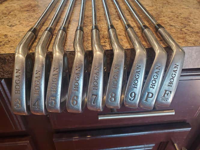 Used Men's Ben Hogan Right Handed Medallion Iron Set Reg Flex Steel Shaft (3-GW)