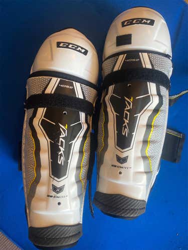 Junior CCM Tacks 4052 Shin Pads