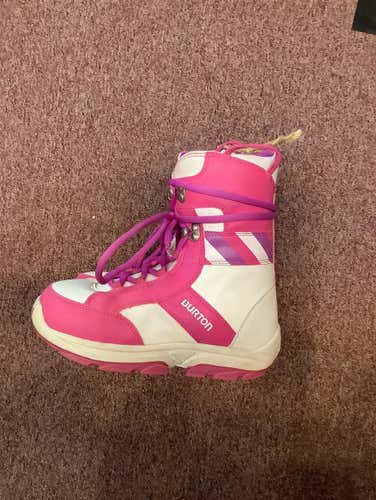 Kid's Size 4.0 (Women's 5.0) Burton Grom Stiff Flex Snowboard Boots