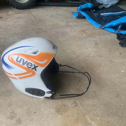 Medium UVEX Slalom Helmet