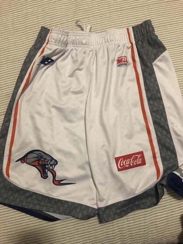 White Used Men's Adult XL New Balance Shorts