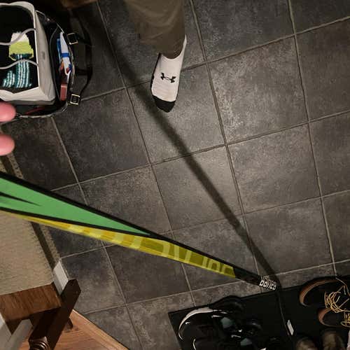 Senior Right Handed Supreme Ultra Sonic Mid Pattern  Hockey Stick
