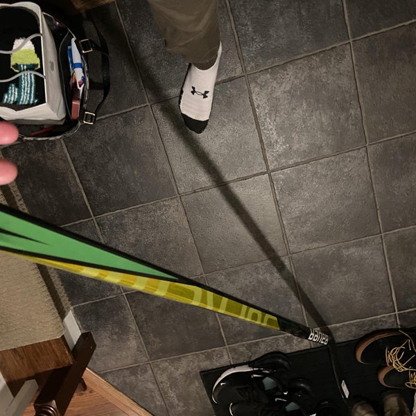 Senior Right Handed Supreme Ultra Sonic Mid Pattern Hockey Stick