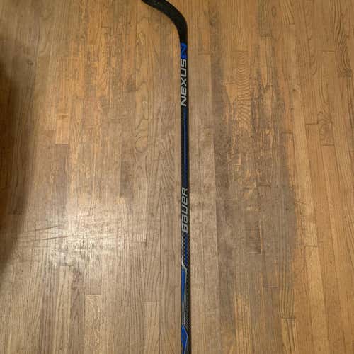 Nexus 6000  Hockey Stick