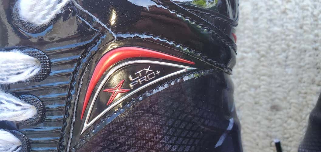 Barely Used Senior Bauer Vapor XLTX Pro+ Hockey Skates Regular Width Pro Stock Size 6.5