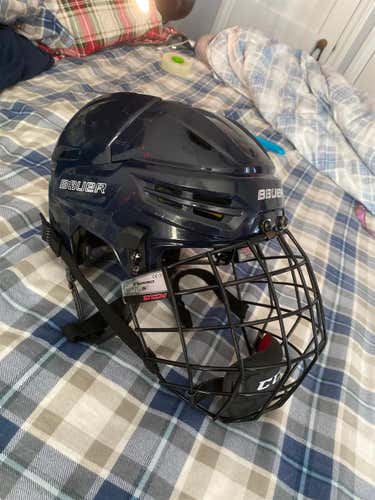 Blue Used Medium Bauer Re-Akt 95  Helmet