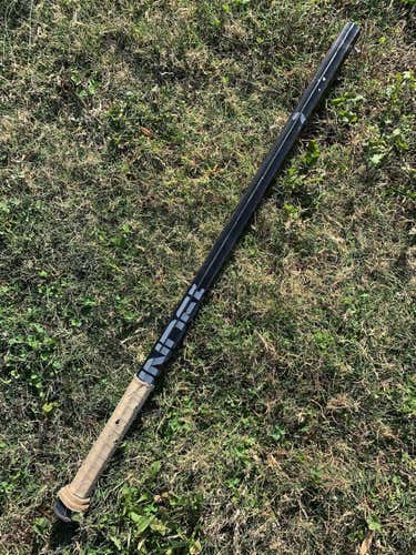 Used Under Armour Sand-blasted Finish Aluminum Shaft