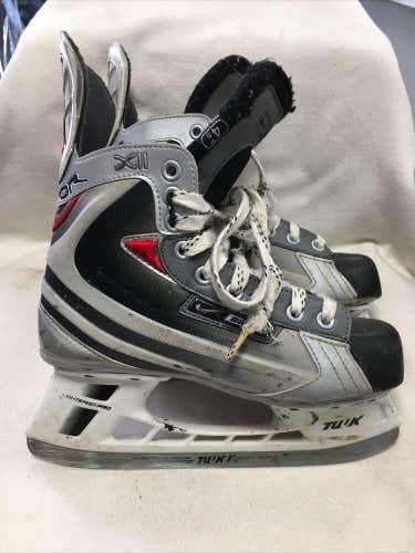 Junior Size 4.5 Bauer Vapor XII Ice Hockey Skates