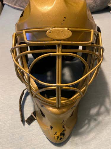 Gold Junior Bauer Goalie Mask