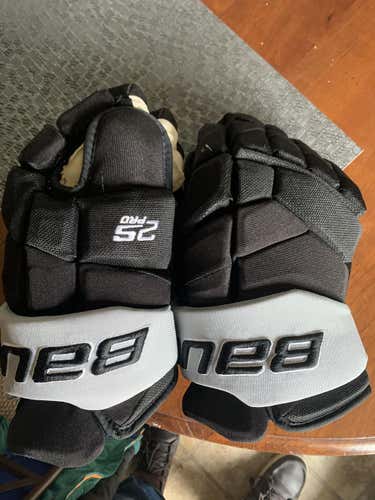 LA Kings Black Used Senior Bauer Supreme 2S Pro Gloves 15" Pro Stock