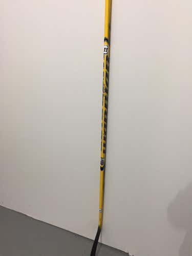 Senior Right Handed Mid Pattern Pro Stock Hockey Stick