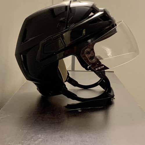 NEW - PRO STOCK CCM V08 with VRP25 STRAIGHT CUT VISOR - Brand New - Size medium