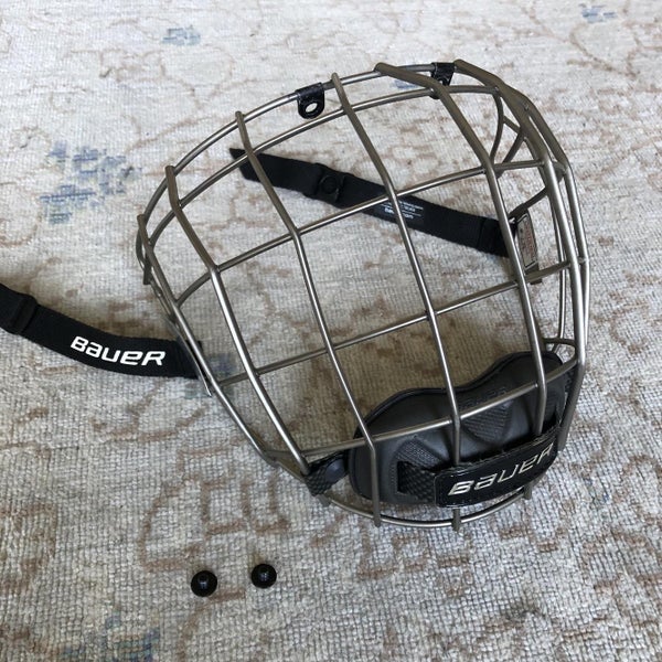 Bauer Re-Akt Titanium Cage Size Medium