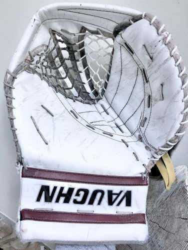 Used | Vaughn V7 XF Pro Carbon Goalie Glove | Senior Pro Return| MAROON