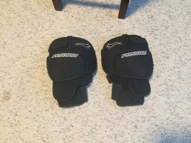 Used Passau gen 2 knee pads