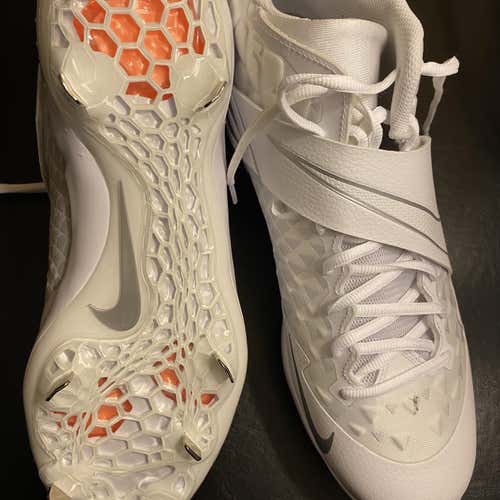 White Men's Metal Low Cut