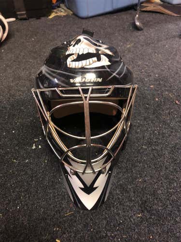 Senior Vaughn VM7700 Goalie Mask