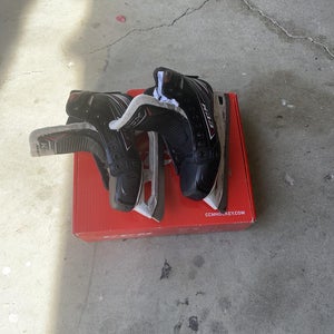 Used Junior CCM Jet Speed FT480G Goalie Skates Size 5