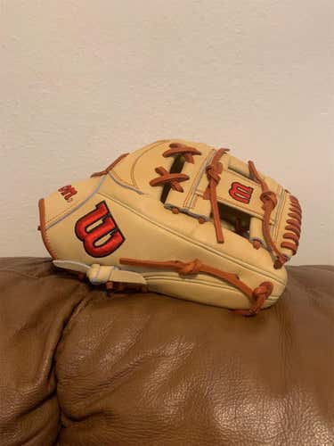 Red Adult Infield A2000 1787 11.75" Baseball Glove