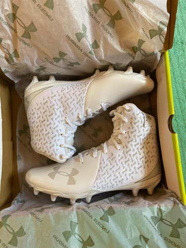 White Adult Size 7.5 (Women's 8.5) Under Armour Cleats