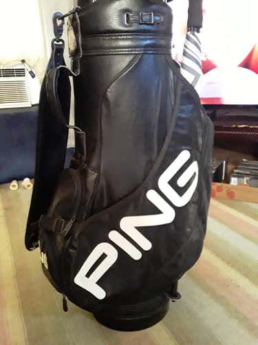 Pre-Owned Black Leather Men's Ping Tour Staff Bag