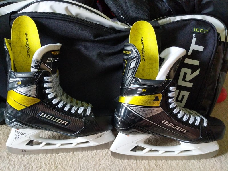 Used Senior Bauer Supreme 3S Hockey Skates Regular Width Size 9.5