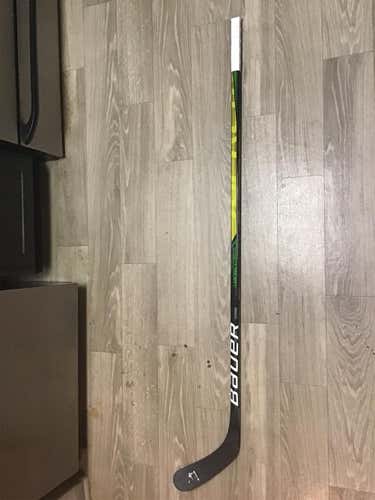 Senior Right Handed Supreme ultrasonic Mid Pattern  Hockey Stick