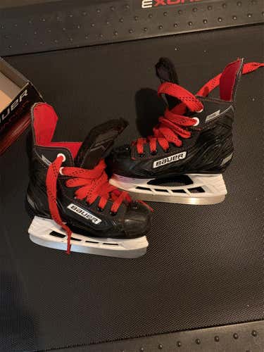 Youth Bauer Ns Size 10 Hockey Skates