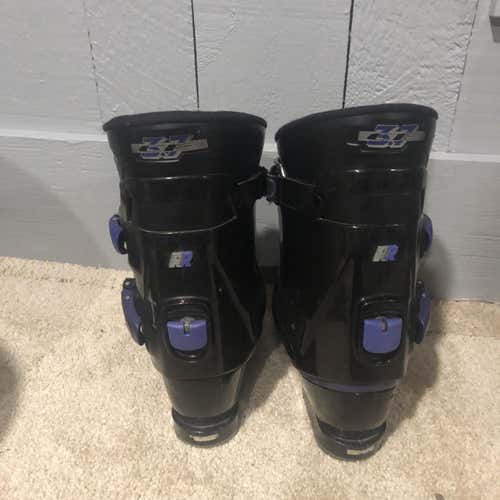 Size 7.5 Women's Alpine Touring 3.7 Medium Flex Ski Boots