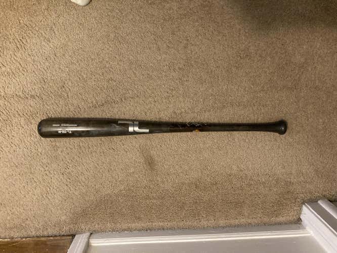 Used Tucci  Maple Wood 110 Bat 30 oz 32"