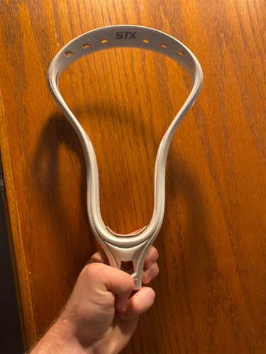 White Used Unstrung STX Stallion Head