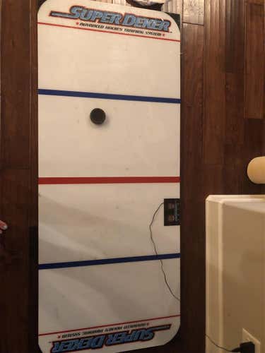 LIGHTLY USED SUPER DEKER