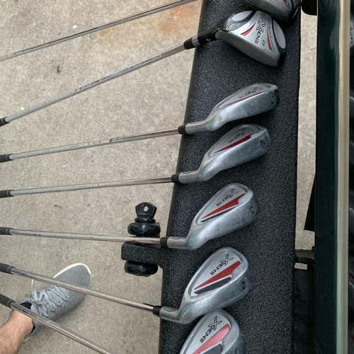 Men's Right Handed TiTech XGen ii Regular Flex Steel Shaft Iron Set