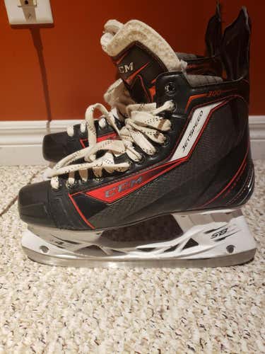 CCM JetSpeed 300 (11EE) Hockey Skates Size