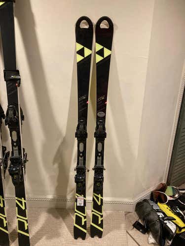 Fischer RC4 World Cup SL Skis w/ Bindings