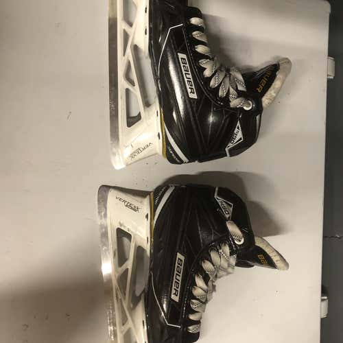 Junior Bauer Supreme S190 Extra Wide Width  Size 4 Hockey Goalie Skates