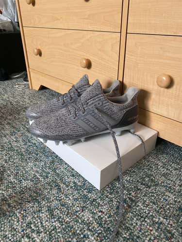 Gray Adult Size 10 (Women's 11) Low Cut