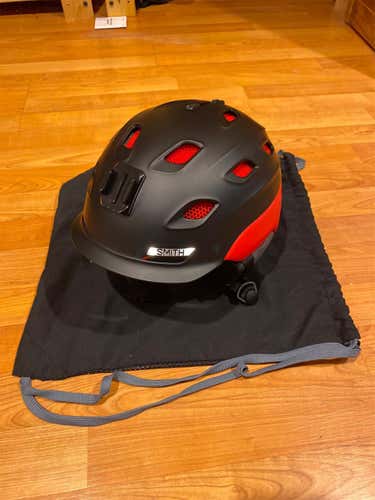 Black/Red Men's Large Smith Vantage Helmet