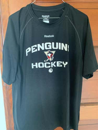 Black Adult Medium Reebok Shirt