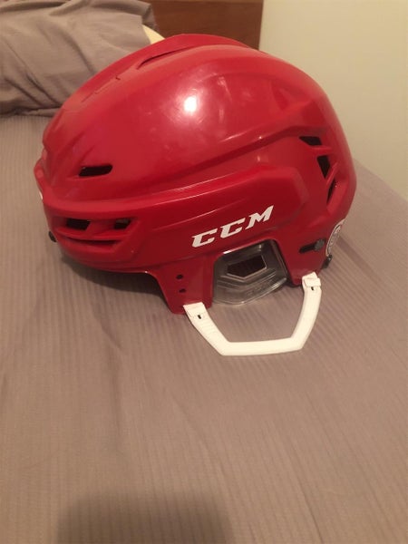 Red Used Medium CCM Resistance 300 Helmet