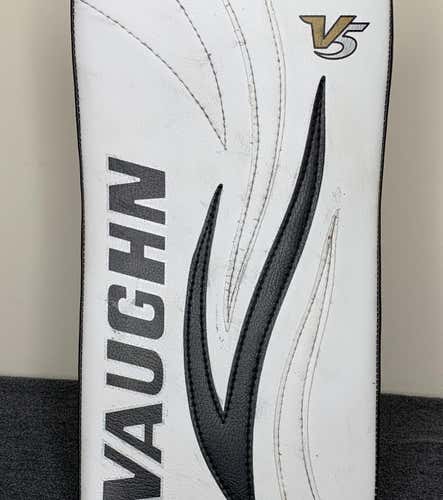 Used White/Black Velocity V5 7490 Blocker - Regular