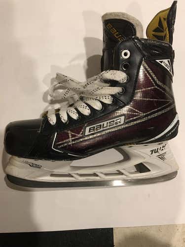 Senior Bauer Supreme S190 Regular Width  Size 10 Hockey Skates