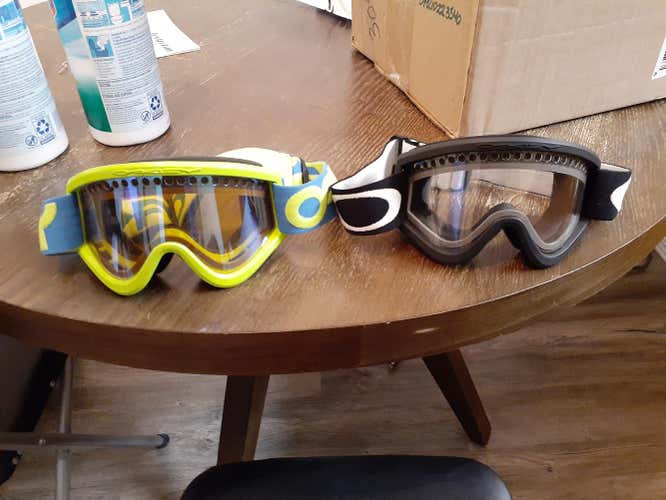 (2) pairs of Oakley Ski/SnowboardGoggles