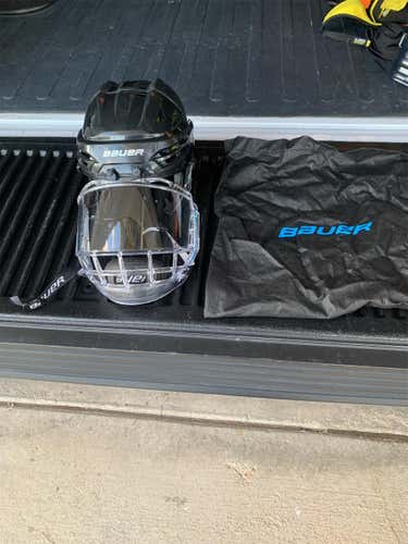 Black Used Large Bauer Re-Akt 95 Helmet