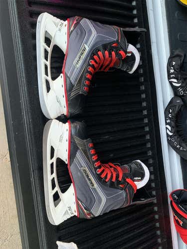 Senior Bauer Vapor X600 Extra Wide Width Size 9 Hockey Skates