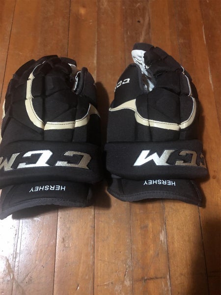 Hershey Bears(AHL) CCM HG12 14" Pro Stock Gloves And Hershey Bears Snap Back Hat