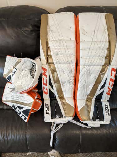 John Gibson (Anaheim Ducks) Used 35" CCM Extreme Flex 4 Goalie Full Set Pro Stock