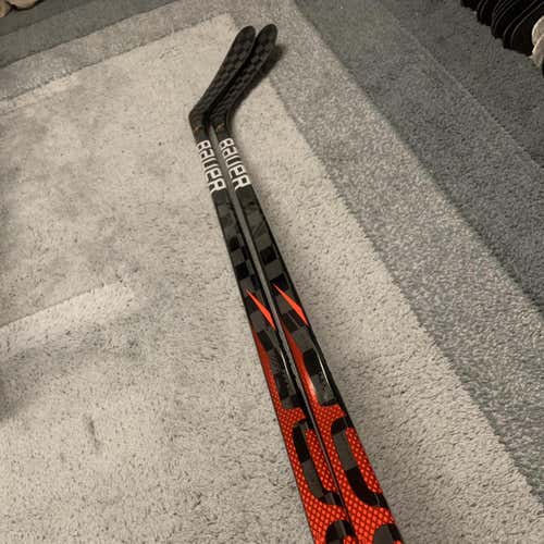 NEW 2-Pack Bauer Vapor FlyLite RH 87 Flex Grip P28 Pro Stock Hockey Stick