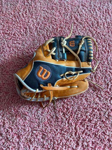 Used Wilson A2000 11.5" RH Throw Baseball Glove